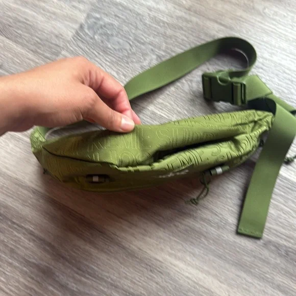 Supreme Green Belt Bag with Adjustable Strap - Picture 11 of 11